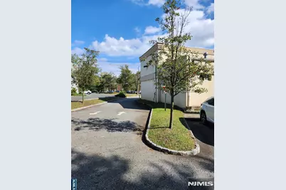 210 S Livingston, Livingston, NJ 07039 - Photo 4
