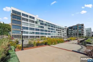 9 Somerset Ln 507, Edgewater, NJ 07020 - Photo 1