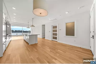 9 Somerset Lane 507 #507, Edgewater, NJ 07020 - Photo 4