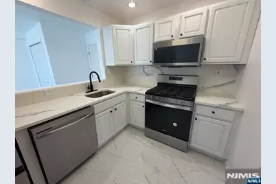131 Clinton Place 214 #214, Hackensack, NJ 07601 - Photo 6