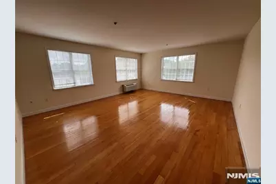 333 Willow Street 409 #409, Teaneck Township, NJ 07666 - Photo 2