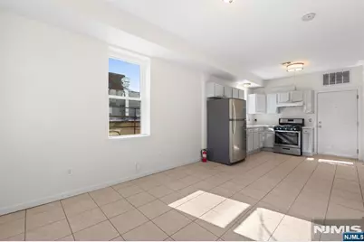 613 Ridge Road 2R #2R, Lyndhurst Township, NJ 07071 - Photo 4