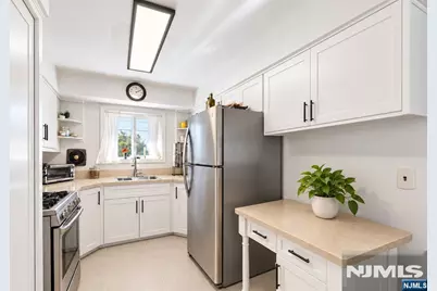 169 Pleasant Avenue, Maywood, NJ 07607 - Photo 12