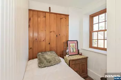 404 Washington Avenue, Dumont, NJ 07628 - Photo 18