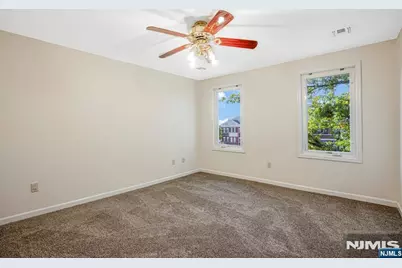 81 Washington Place, East Rutherford, NJ 07073 - Photo 18