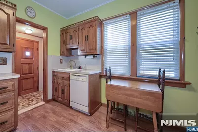641 New Jersey Avenue, Lyndhurst Township, NJ 07071 - Photo 8