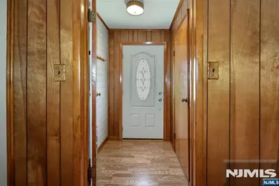 641 New Jersey Avenue, Lyndhurst Township, NJ 07071 - Photo 2