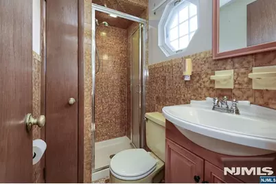 641 New Jersey Avenue, Lyndhurst Township, NJ 07071 - Photo 14