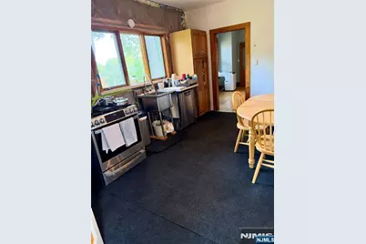 120 Glen Avenue, Midland Park, NJ 07432 - Photo 12