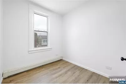 237 Day Avenue 2 #2, Cliffside Park, NJ 07010 - Photo 18