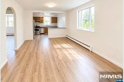256 Crescent Lane 1 #1, Cliffside Park, NJ 07010 - Photo 2