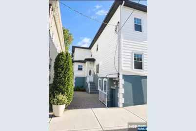 256 Crescent Lane 1 #1, Cliffside Park, NJ 07010 - Photo 1