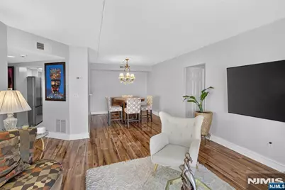 38 Moonachie Road 315 #315, Hackensack, NJ 07601 - Photo 6