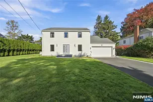 19 Coppel Dr, Tenafly, NJ 07670 - Photo 1