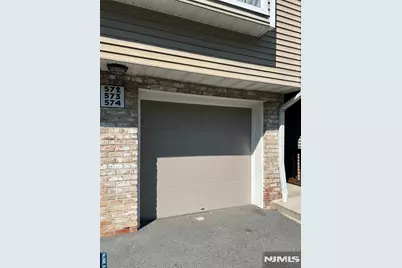 574 Windsor Drive 574 #574, Palisades Park, NJ 07650 - Photo 2