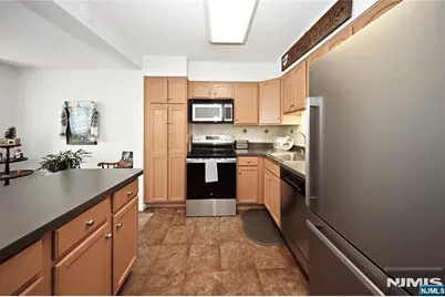 151 Prospect Avenue 16D #16D, Hackensack, NJ 07601 - Photo 2