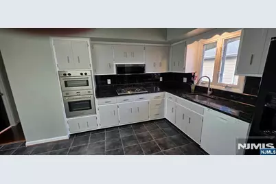 95 Stefanic Avenue, Elmwood Park, NJ 07407 - Photo 10
