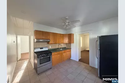 501 Englehardt Terrace 2 #2, Ridgefield, NJ 07657 - Photo 2