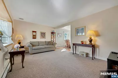 61 Oak Street, Rochelle Park Township, NJ 07662 - Photo 4