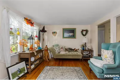 5 English Avenue, Elmwood Park, NJ 07407 - Photo 6