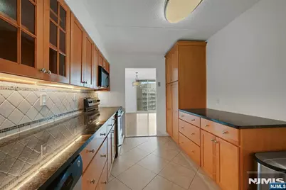 1077 River Road 1009 #1009, Edgewater, NJ 07020 - Photo 12