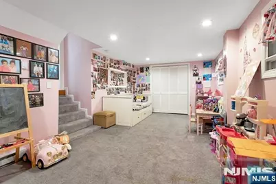 694 Center Street House #House, Ridgefield, NJ 07657 - Photo 12