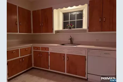 92 Chamberlain Place, Midland Park, NJ 07432 - Photo 24