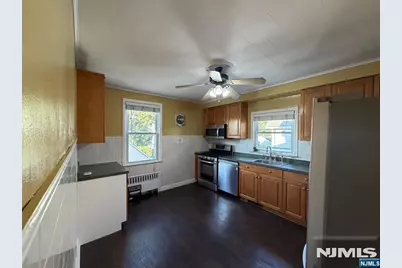 25 Chase Street 2 #2, Nutley, NJ 07110 - Photo 4
