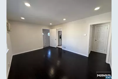 627 Mola Boulevard, Elmwood Park, NJ 07407 - Photo 10