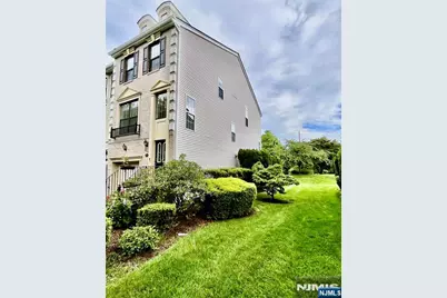 456 Hartford Drive 4057 #4057, Nutley, NJ 07110 - Photo 2