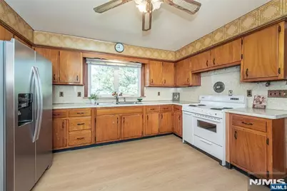 148 Park Avenue, Caldwell, NJ 07006 - Photo 6