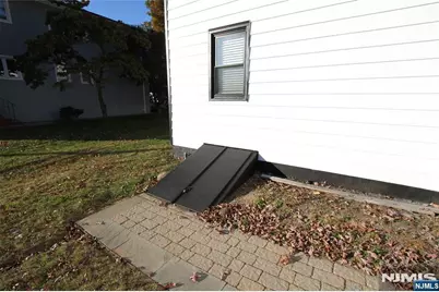 380 Lincoln Avenue, Hawthorne, NJ 07506 - Photo 6