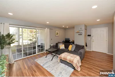 858 Juniper Way, Mahwah, NJ 07430 - Photo 2