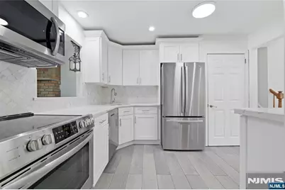 251 W Midland Avenue, Paramus, NJ 07652 - Photo 12