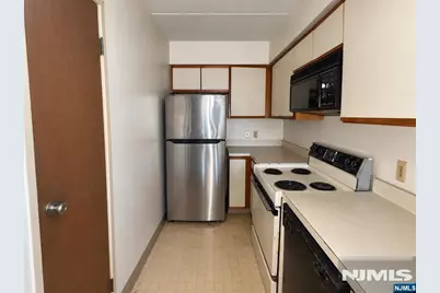 5 Linden Street 4I #4I, Hackensack, NJ 07601 - Photo 4