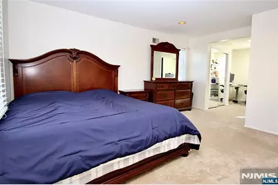 32-06 Norwood Drive, Fair Lawn, NJ 07410 - Photo 12