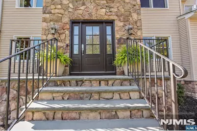 18 Clauss Avenue, Paramus, NJ 07652 - Photo 4