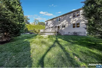 18 Clauss Avenue, Paramus, NJ 07652 - Photo 36