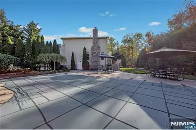 18 Clauss Avenue, Paramus, NJ 07652 - Photo 34