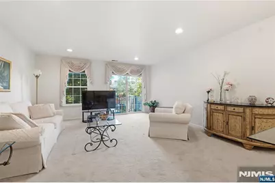 2181 Kent Court, Mahwah, NJ 07430 - Photo 8