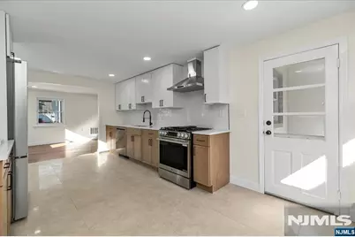 210 Lincoln Avenue, Elmwood Park, NJ 07407 - Photo 4