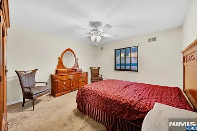 825 Riverside Avenue 13 #13, Lyndhurst Township, NJ 07071 - Photo 8