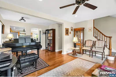 23 Schlosser Drive, Rochelle Park Township, NJ 07662 - Photo 8