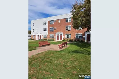 90 Hastings Avenue A #A, Rutherford, NJ 07070 - Photo 2