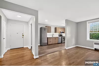 101 Gates Avenue E4 #E4, Montclair, NJ 07042 - Photo 2