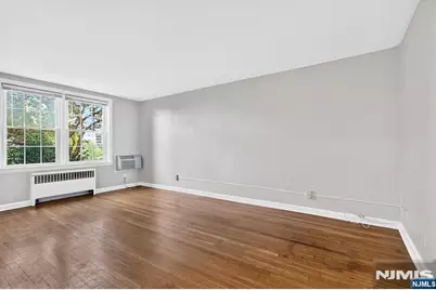 101 Gates Avenue E4 #E4, Montclair, NJ 07042 - Photo 6