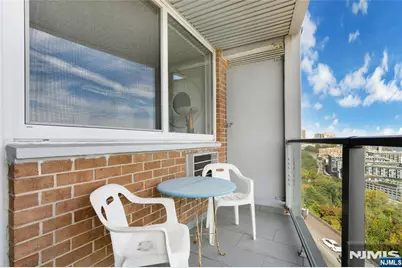 899 Boulevard East 8E #8E, Weehawken, NJ 07086 - Photo 14