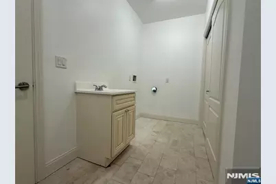 135 Paterson Avenue, Lodi, NJ 07644 - Photo 16
