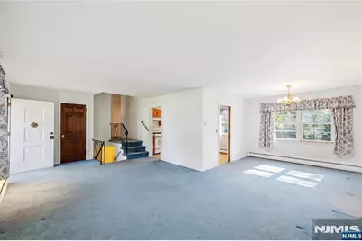 1 Large Avenue, Hillsdale, NJ 07642 - Photo 4