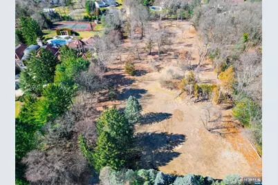 948 Colonial Road, Franklin Lakes, NJ 07417 - Photo 1